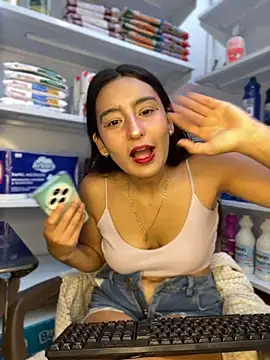 -BabyLuna online show from March 31, 2026, 12:29 pm