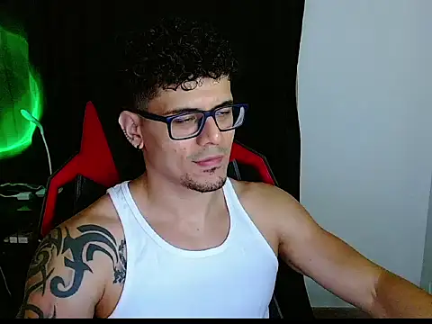 Logan0626 online show from February 11, 2026, 12:54 am