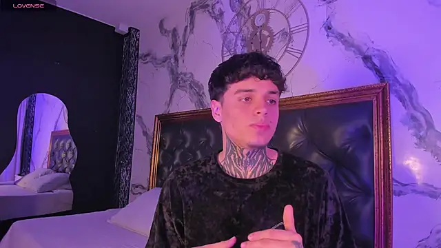 Snapshot of Declan-Foxx chatting on April 16, 2026, 6:03 am Declan-Foxx online show from April 16, 2026, 6:03 am