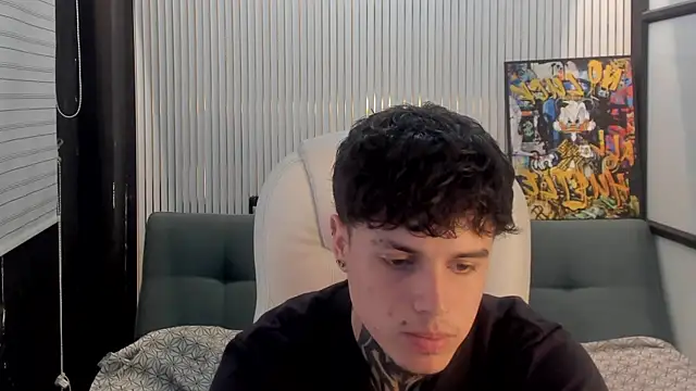 Snapshot of Declan-Foxx chatting on April 10, 2026, 8:27 pm Declan-Foxx online show from April 10, 2026, 8:27 pm