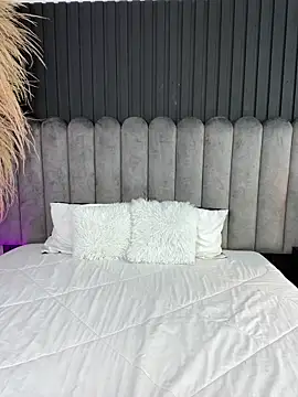 Nanda vixen  online show from March 4, 2026, 8:55 am