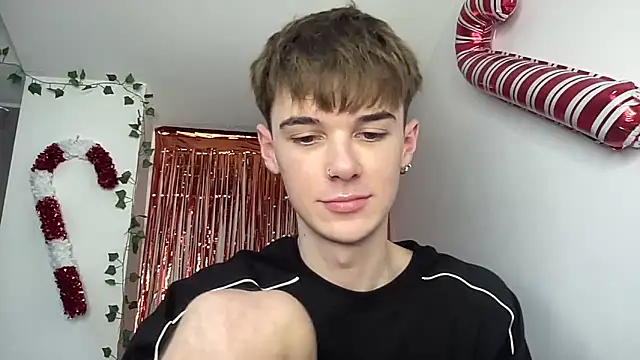 Snapshot of YourMilkyGuy chatting on February 11, 2026, 1:33 pm YourMilkyGuy online show from February 11, 2026, 1:33 pm