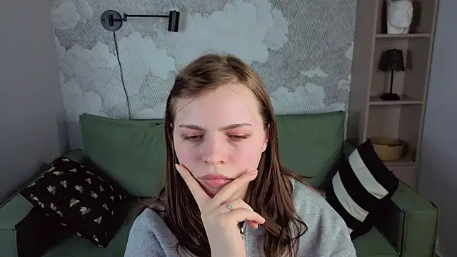 Snapshot of LesleySky chatting on February 22, 2026, 6:09 pm LesleySky online show from February 22, 2026, 6:09 pm