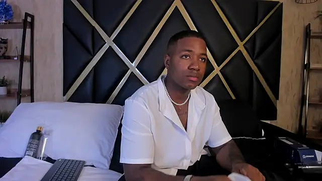 Snapshot of LuccianoDaytona chatting on March 2, 2026, 7:54 pm LuccianoDaytona online show from March 2, 2026, 7:54 pm