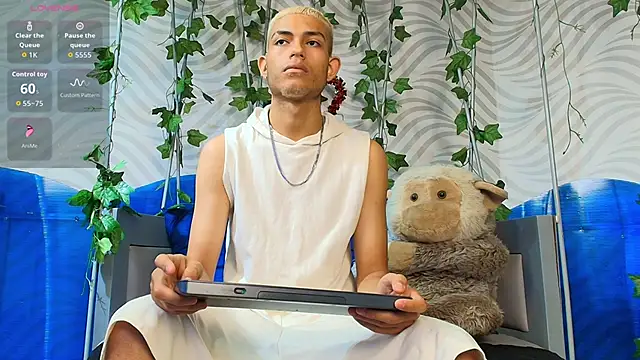 ItsZairen online show from February 20, 2026, 4:09 am