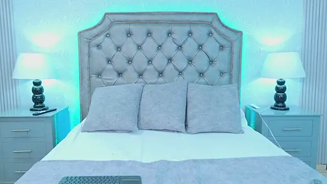 Snapshot of LaurenHazell chatting on February 26, 2026, 4:12 am LaurenHazell online show from February 26, 2026, 4:12 am