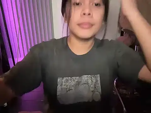 Snapshot of Mooree_naba chatting on October 22, 2025, 10:58 am Mooree naba online show from October 22, 2025, 10:58 am