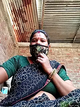 Snapshot of Kirti_sacsena chatting on March 1, 2026, 9:42 am Kirti sacsena online show from March 1, 2026, 9:42 am