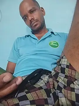 Snapshot of Daddyishere_19 chatting on June 5, 2026, 5:45 am Daddyishere 19 online show from June 5, 2026, 5:45 am