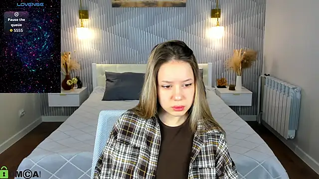 Mini Allice online show from March 2, 2026, 1:06 am