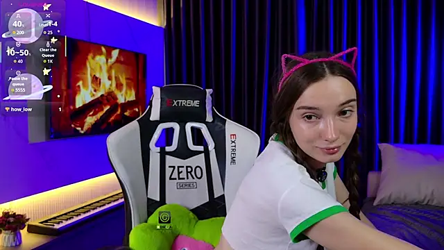 AnnyShore online show from February 24, 2026, 12:00 am