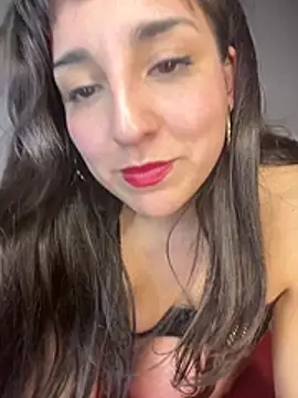 Latinaelisa online show from August 9, 2026, 4:40 am