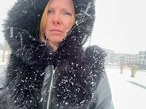 Snapshot of JenyJanys chatting on February 18, 2026, 12:01 pm JenyJanys online show from February 18, 2026, 12:01 pm