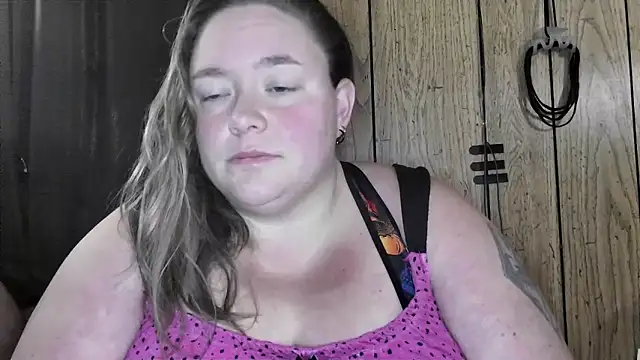 Snapshot of ladylynn13 chatting on February 14, 2026, 6:19 pm ladylynn13 online show from February 14, 2026, 6:19 pm