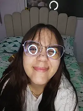 Snapshot of its_lauu_ chatting on February 24, 2026, 2:56 am its lauu online show from February 24, 2026, 2:56 am