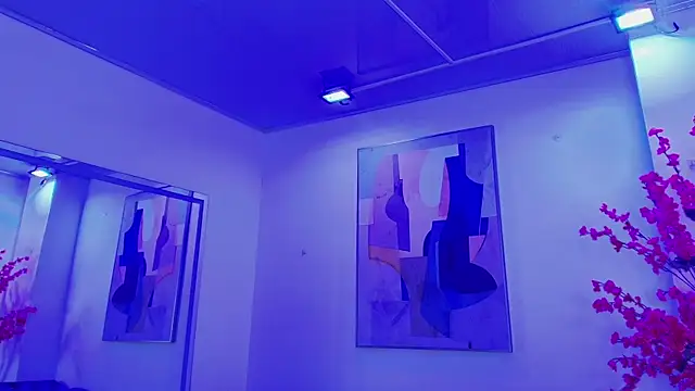 Chloe dolly online show from April 28, 2026, 11:47 am