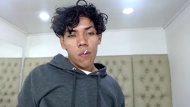 Snapshot of DaviidBuckx_ chatting on February 9, 2026, 2:04 pm DaviidBuckx online show from February 9, 2026, 2:04 pm