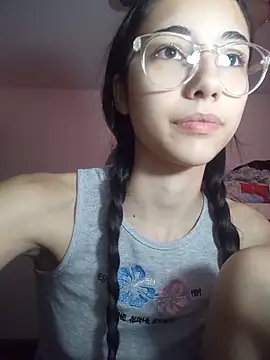 isaaabelaaa online show from April 17, 2026, 12:08 pm