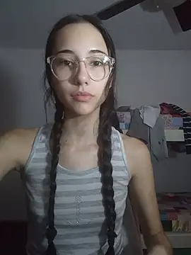 isaaabelaaa online show from March 9, 2026, 10:52 am