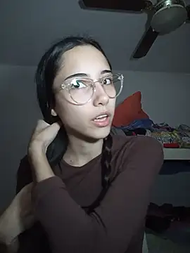 isaaabelaaa online show from April 8, 2026, 11:39 pm