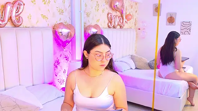 Mia Reize online show from February 11, 2026, 11:54 am