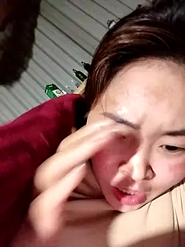 Snapshot of Yiyoongg chatting on February 19, 2026, 2:25 pm Yiyoongg online show from February 19, 2026, 2:25 pm