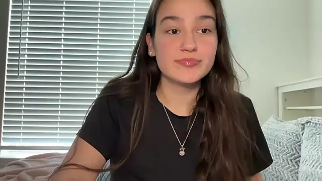 anitayurmoniii online show from July 18, 2026, 11:02 pm