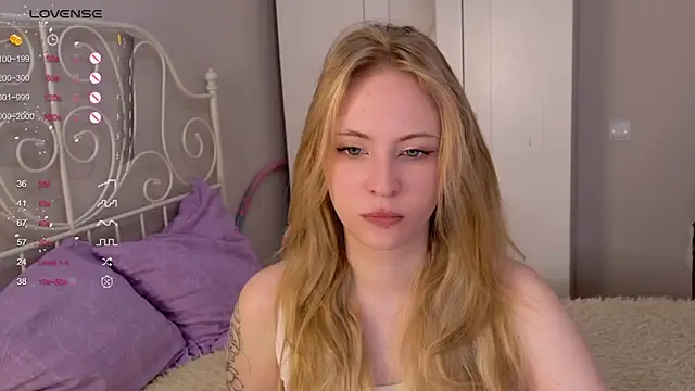 lilMelaniloveis online show from March 19, 2026, 7:52 am