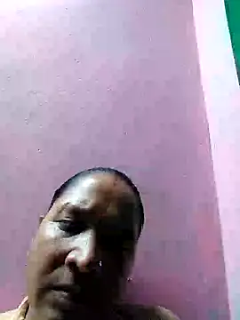 Snapshot of Loomaraj chatting on June 12, 2026, 10:35 am Loomaraj online show from June 12, 2026, 10:35 am