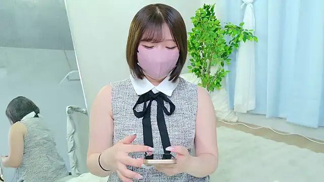 Saki chanF online show from April 24, 2026, 11:23 am