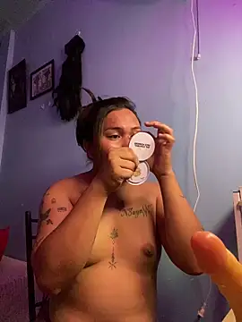 hollynicole online show from July 6, 2026, 1:01 am