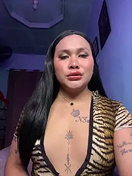 hollynicole online show from June 22, 2026, 1:19 pm