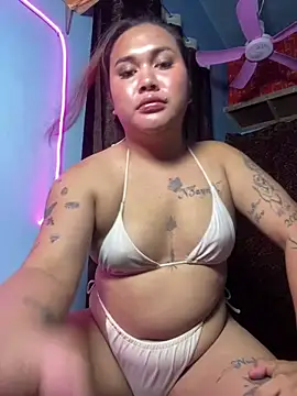 hollynicole online show from June 14, 2026, 7:26 pm