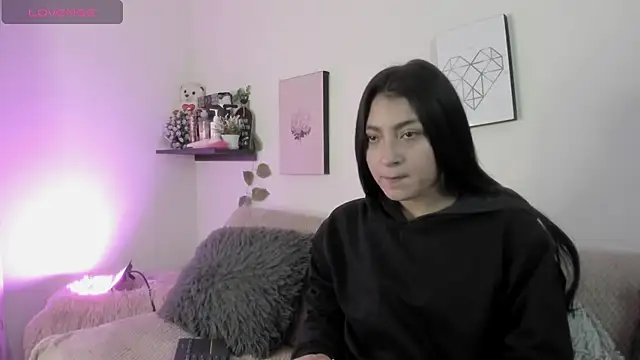 Snapshot of Alexaalove_1 chatting on February 17, 2026, 12:35 pm Alexaalove 1 online show from February 17, 2026, 12:35 pm