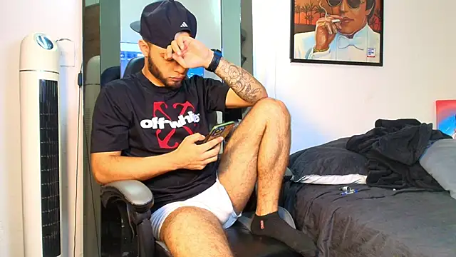 Snapshot of Xanderstone00 chatting on February 23, 2026, 7:42 am Xanderstone00 online show from February 23, 2026, 7:42 am