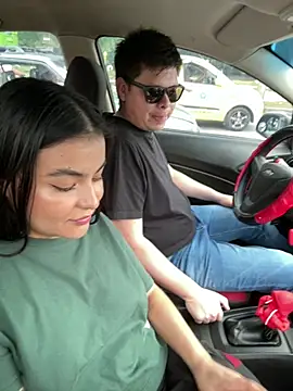 Violeta and Charlie online show from March 12, 2026, 4:11 pm