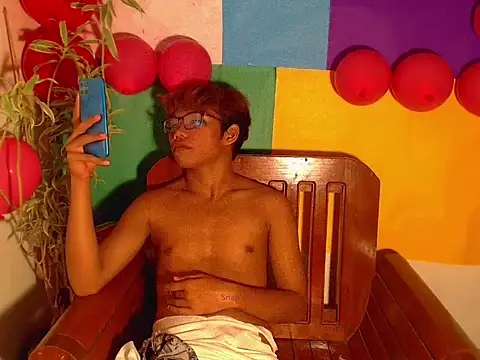 shopiaxox1 online show from February 16, 2026, 11:02 pm