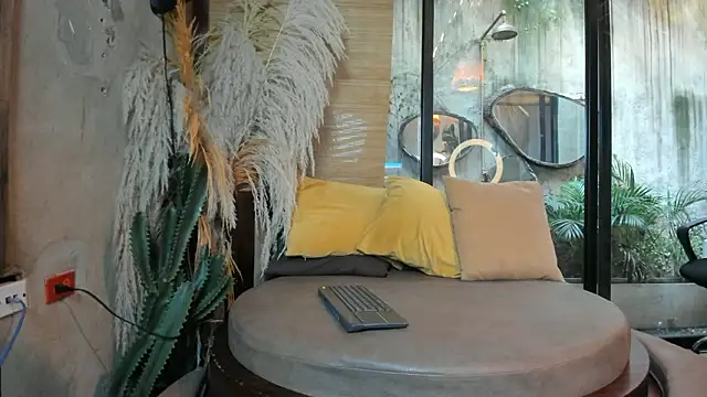 sophieBlair  online show from February 26, 2026, 7:14 pm