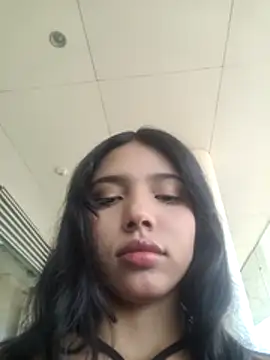 jadelaurent online show from February 27, 2026, 7:46 pm