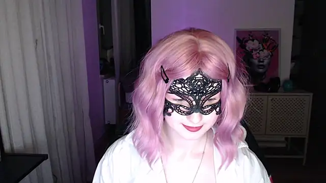 Snapshot of LunaXcherry chatting on February 23, 2026, 8:31 pm LunaXcherry online show from February 23, 2026, 8:31 pm