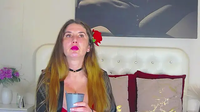 Snapshot of AzeliaHart chatting on February 11, 2026, 5:29 am AzeliaHart online show from February 11, 2026, 5:29 am