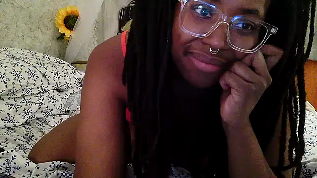 Snapshot of hazelhanes chatting on February 13, 2026, 4:56 am hazelhanes online show from February 13, 2026, 4:56 am
