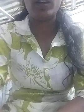 Snapshot of telugusailaja chatting on February 16, 2026, 5:22 pm telugusailaja online show from February 16, 2026, 5:22 pm