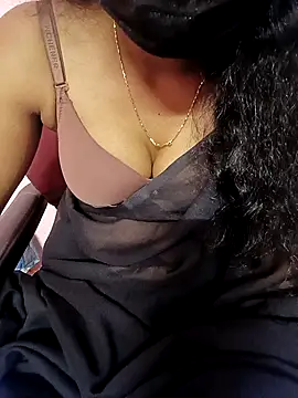 manu sexy  online show from March 18, 2026, 6:42 pm