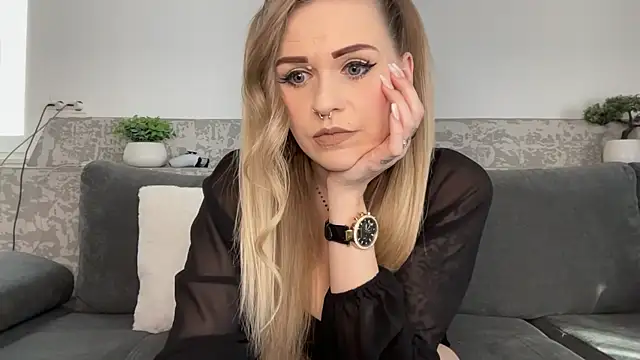 Snapshot of Kedi_Kiss chatting on February 18, 2026, 2:24 pm Kedi Kiss online show from February 18, 2026, 2:24 pm