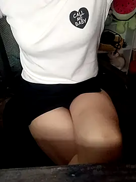 Snapshot of Lavi_sexy07 chatting on April 15, 2026, 5:17 pm Lavi sexy07 online show from April 15, 2026, 5:17 pm