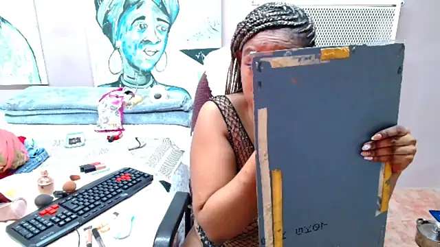 TyraHotxxx online show from April 14, 2026, 6:18 am