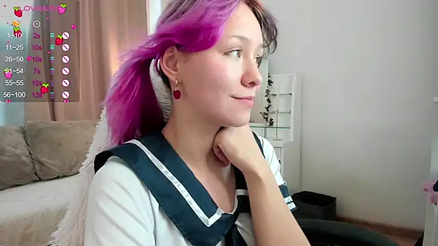 Snapshot of EmilyTrase chatting on July 7, 2026, 6:47 am EmilyTrase online show from July 7, 2026, 6:47 am
