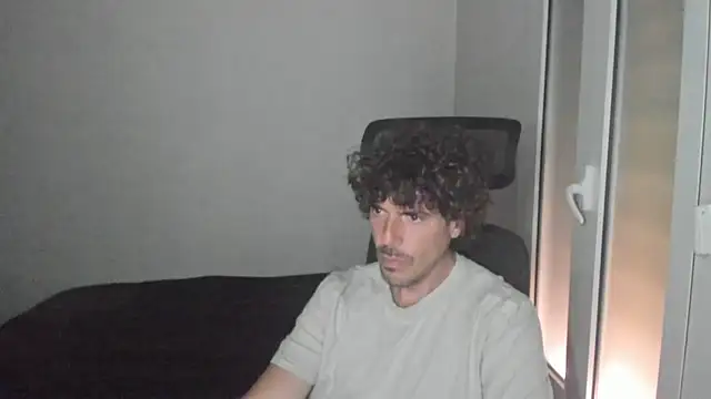 Snapshot of joaquin420_hot chatting on February 28, 2026, 11:21 am joaquin420 hot online show from February 28, 2026, 11:21 am