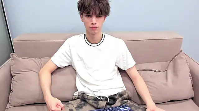 Snapshot of Ur_NextDoor_Boy chatting on February 11, 2026, 6:19 pm Ur NextDoor Boy online show from February 11, 2026, 6:19 pm